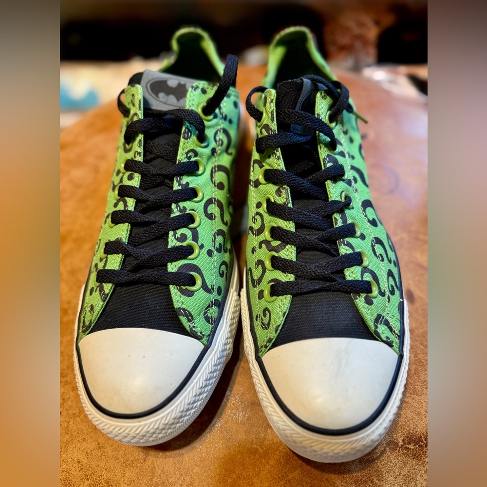 Converse Riddler/Batman shoes